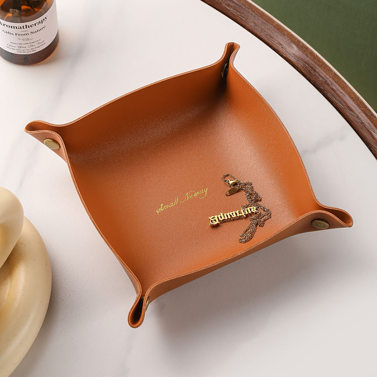 北欧スタイルの革収納トレイデスクトップオーガナイザーキージュ - Jewelry Making Box のレビューと価格