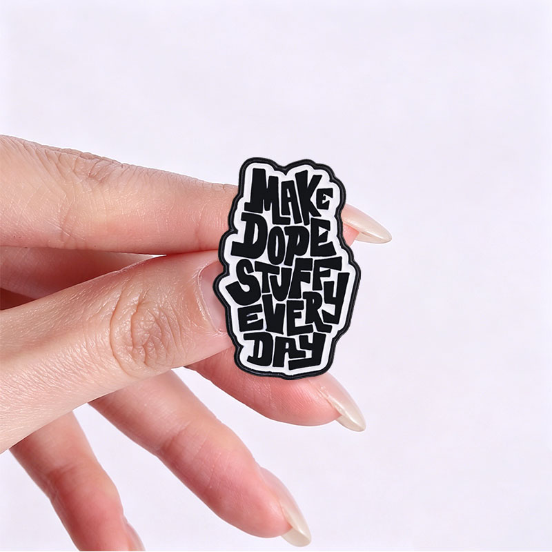 毎日素晴らしいものを作ろう エナメルピン レトロスタイル モ - Jewelry Making Quotes のレビューと価格