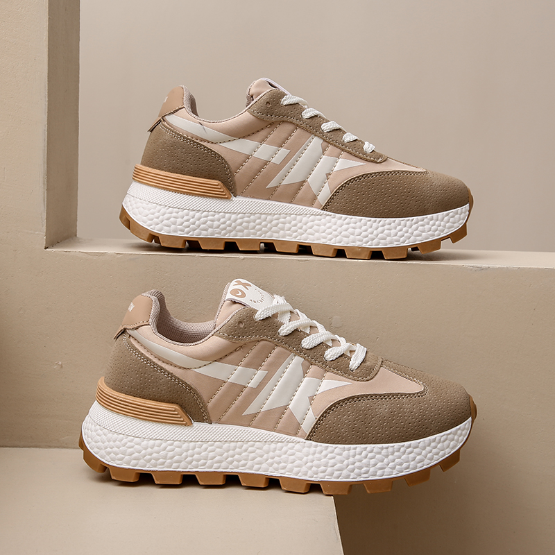 女性用軽量快適新作通気性スニーカー高級スポーツスニーカースタ - New Balance Shoes 550 のレビューと価格