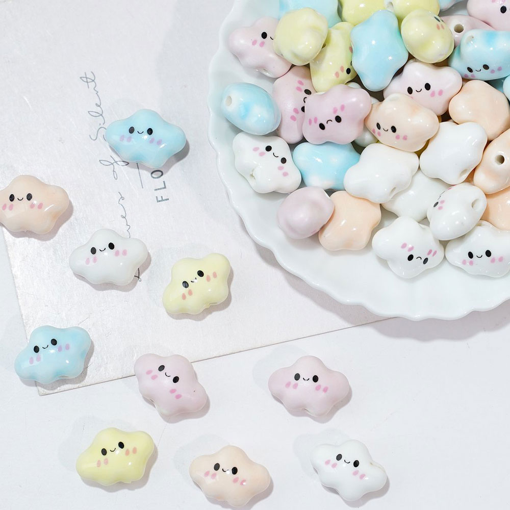10 個のカラフルなぽっちゃり笑顔の雲白セラミックビーズ D - Jewelry Making For Birthday Party のレビューと価格